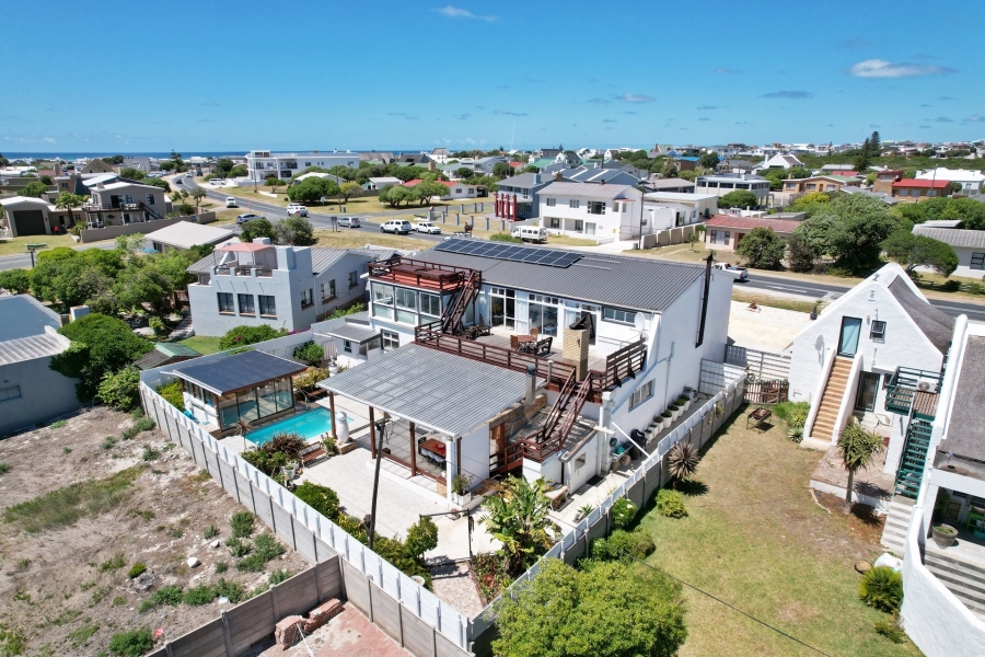 6 Bedroom Property for Sale in Struisbaai Western Cape
